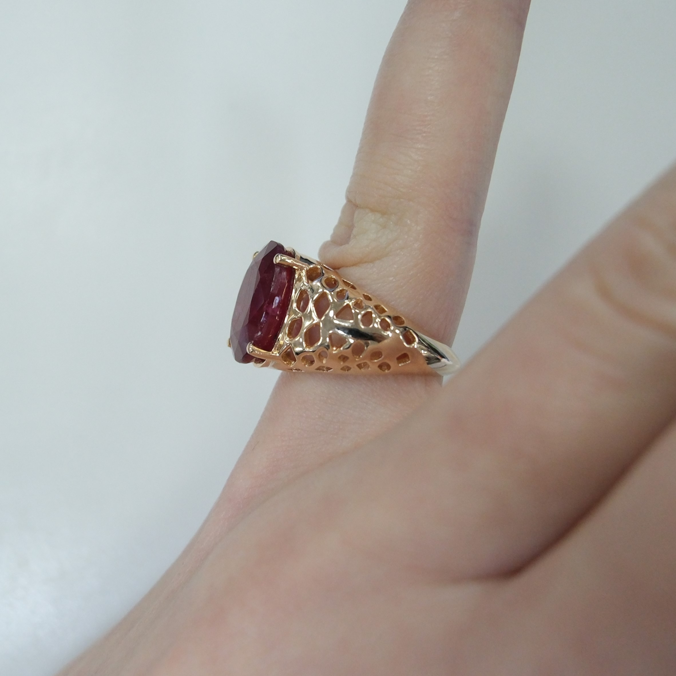 Серебряное кольцо с рубином